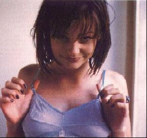 Actress samantha mathis : 41