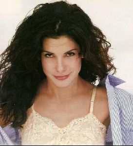 Actress sandra bullock : 86