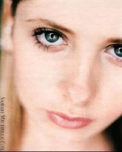 Actress sarah michelle gellar : 66