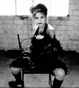 Actress sarah michelle gellar : 85