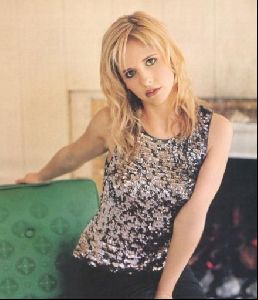 Actress sarah michelle gellar : sarah smg 17