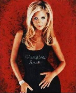 Actress sarah michelle gellar : sarah smg 55