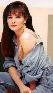 Actress shannen doherty : 83