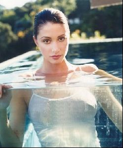 Actress shannon elizabeth : 69