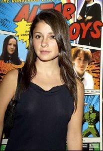 Actress shiri appleby : 25