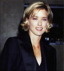 Actress tea leoni : 34