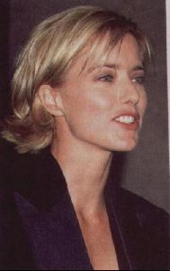 Actress tea leoni : 93