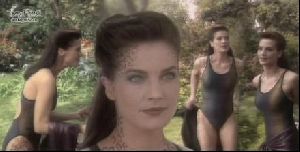 Actress terry farrell : 10