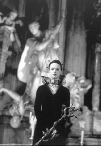 Actress thora birch : 33