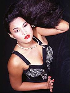 Actress tia carrere : tia-carrere-15