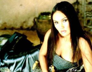 Actress tia carrere : tia-carrere-23