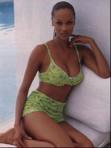 Actress tyra banks : 75