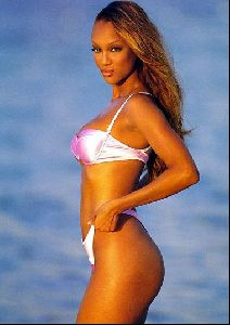 Actress tyra banks : tyra banks 40