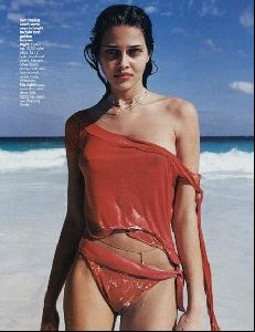 Female model ana beatriz barros : 35