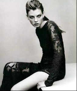 Female model angela lindvall : 31