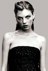 Female model angela lindvall : al2