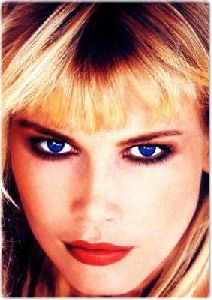 Female model claudia schiffer : cs24