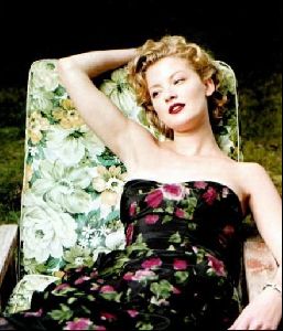 Female model gretchen mol : 16