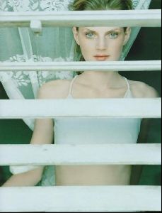 Female model guinevere van seenus : 25