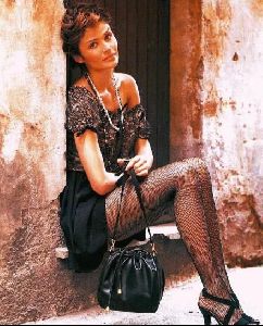 Female model helena christensen : 12