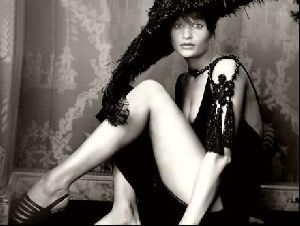 Female model helena christensen : 80