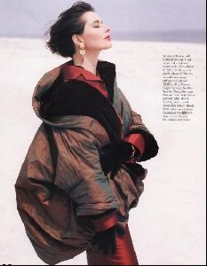 Female model isabella rossellini : 16