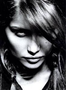 Female model laetitia casta : lc21