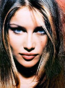 Female model laetitia casta : lc40