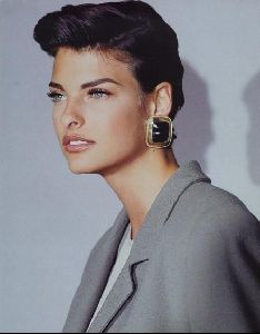 Female model linda evangelista : 66