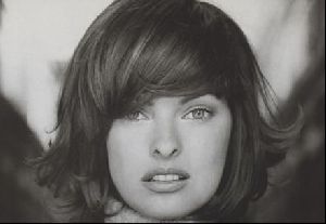 Female model linda evangelista : 80