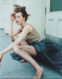 Female model milla jovovich : 75