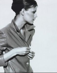 Female model nicole farhi : 4