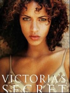 Female model noemie lenoir : 30