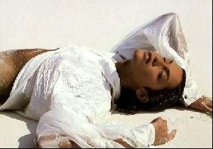 Female model yasmeen ghauri : 77