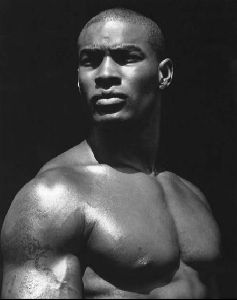 male model tyson beckford : 23