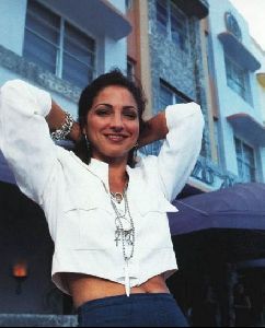 music gloria estefan : 1