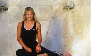 female athlete anna kournikova : 11