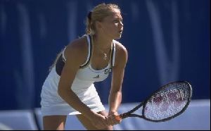 female athlete anna kournikova : 29