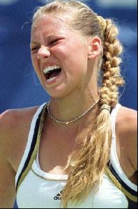 female athlete anna kournikova : 67