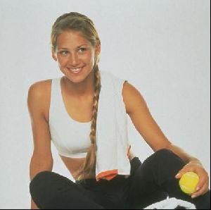 female athlete anna kournikova : 79