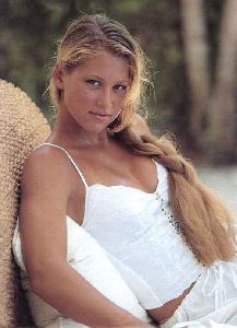 female athlete anna kournikova : anna11