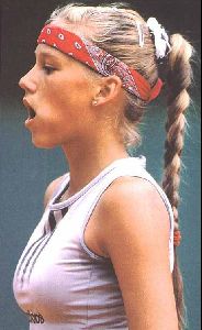 female athlete anna kournikova : anna14