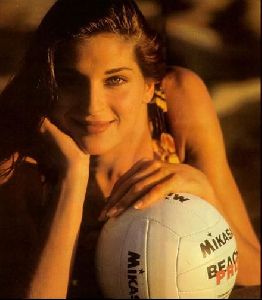 female athlete gabrielle reece : 19