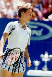 female athlete martina hingis : 18