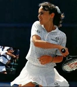 female athlete martina hingis : 5