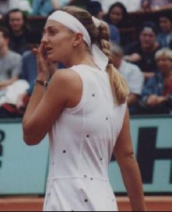 female athlete mary pierce : 26