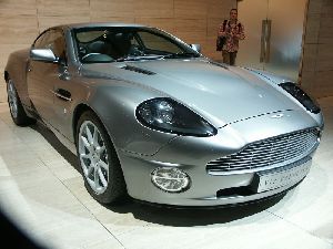 Aston Martin : Aston Martin V12 Vanquish