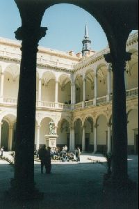 Cities Europe Spain : The courtyard in the Alcazar