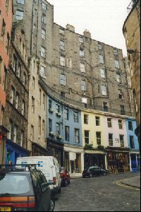 Cities Europe The United Kingdom : Downtown Edinburgh is built on a hill, so there are a few streets