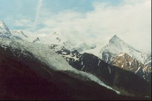 Cities Europe France : The Glacier de Bossons creeps down the mountain slopes toward the valley.